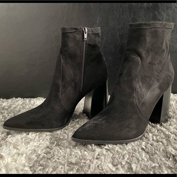 NWOB Steve Madden Touchdown Booties - Picture 4 of 10